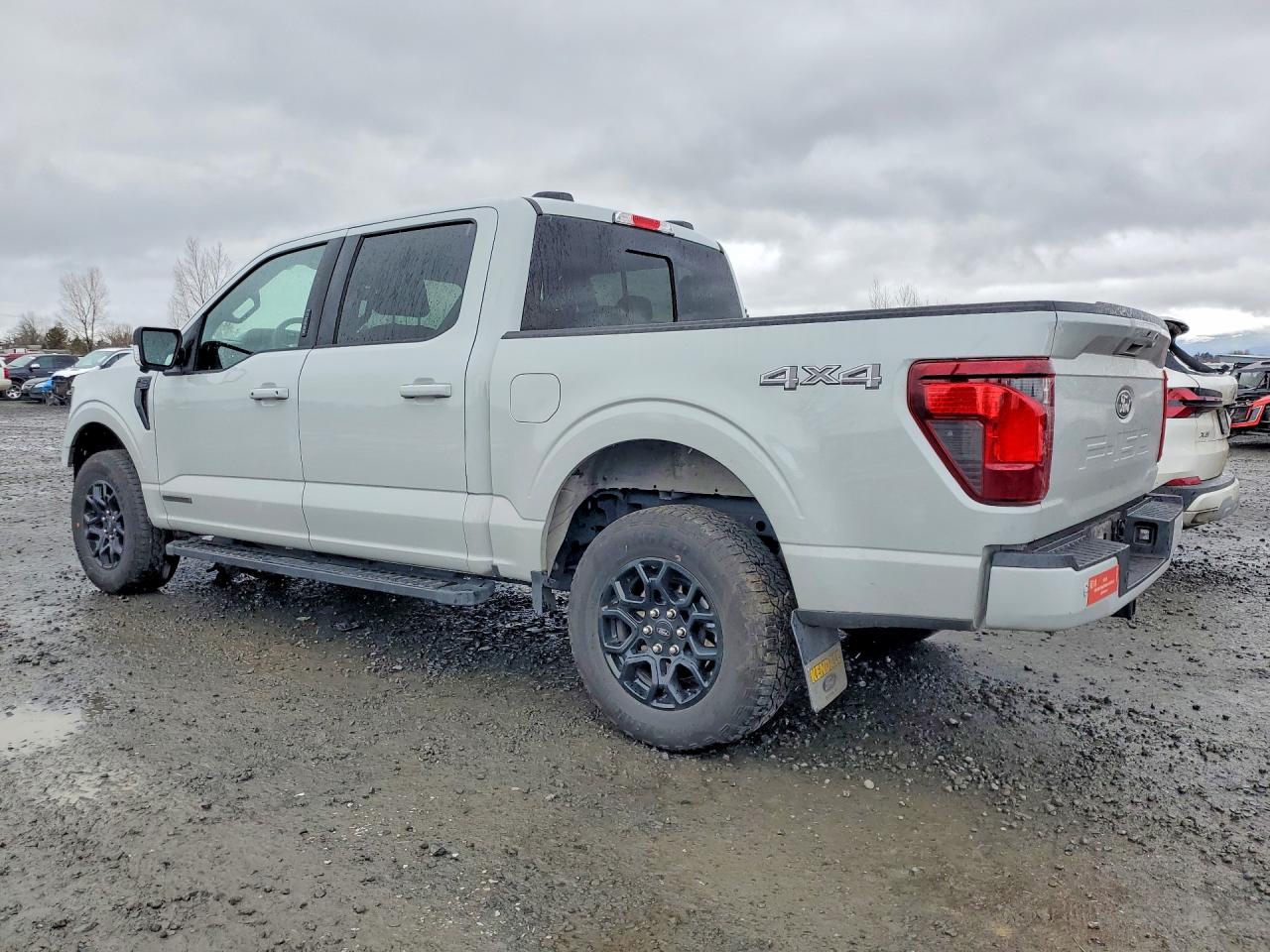 2024 FORD F150 XLT photo 2