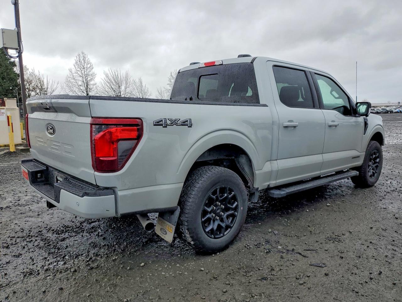 2024 FORD F150 XLT photo 3