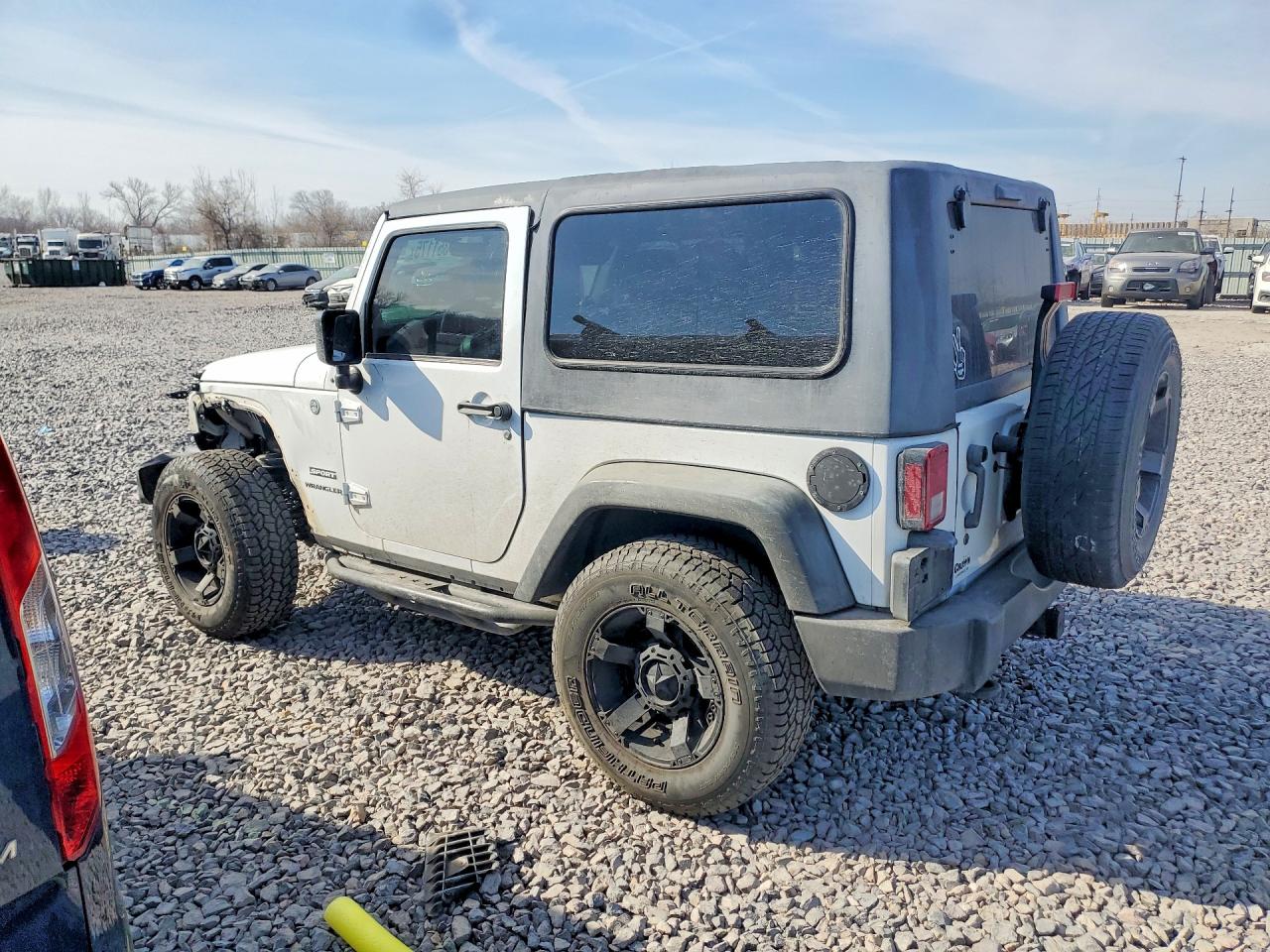 2011 JEEP WRANGLER photo 4