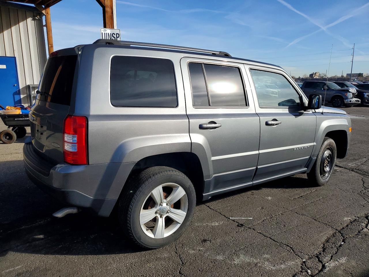 2012 JEEP PATRIOT LATITUDE photo 5