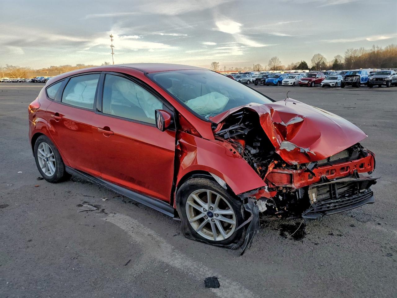 2018 FORD FOCUS SE photo 4