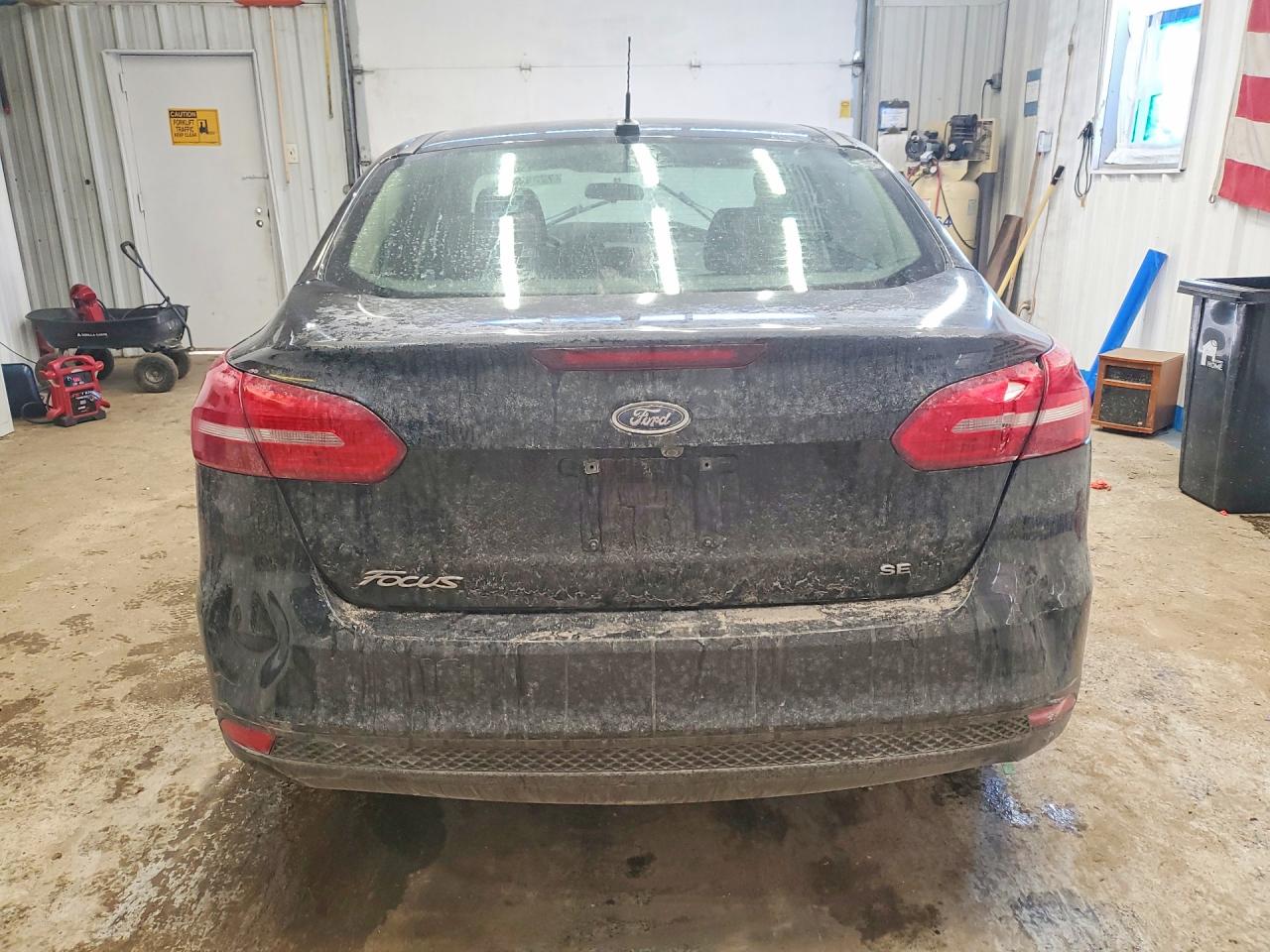 2017 FORD FOCUS SE photo 6