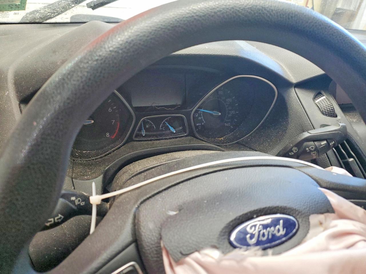 2017 FORD FOCUS SE photo 9