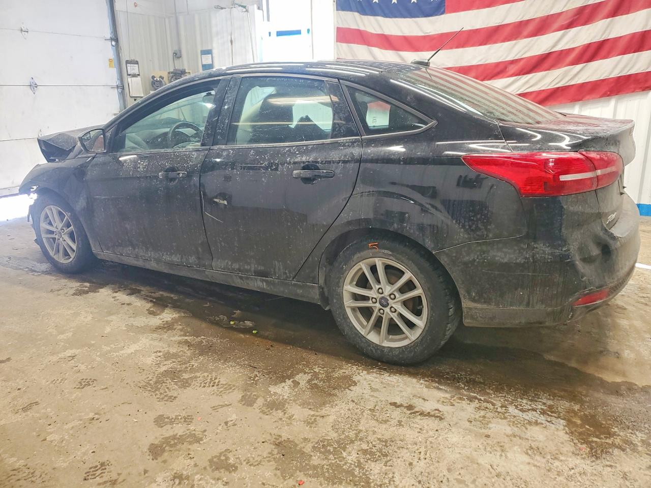 2017 FORD FOCUS SE photo 2