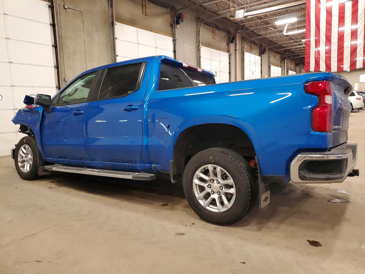 2023 CHEVROLET SILVERADO K1500 LT photo 2
