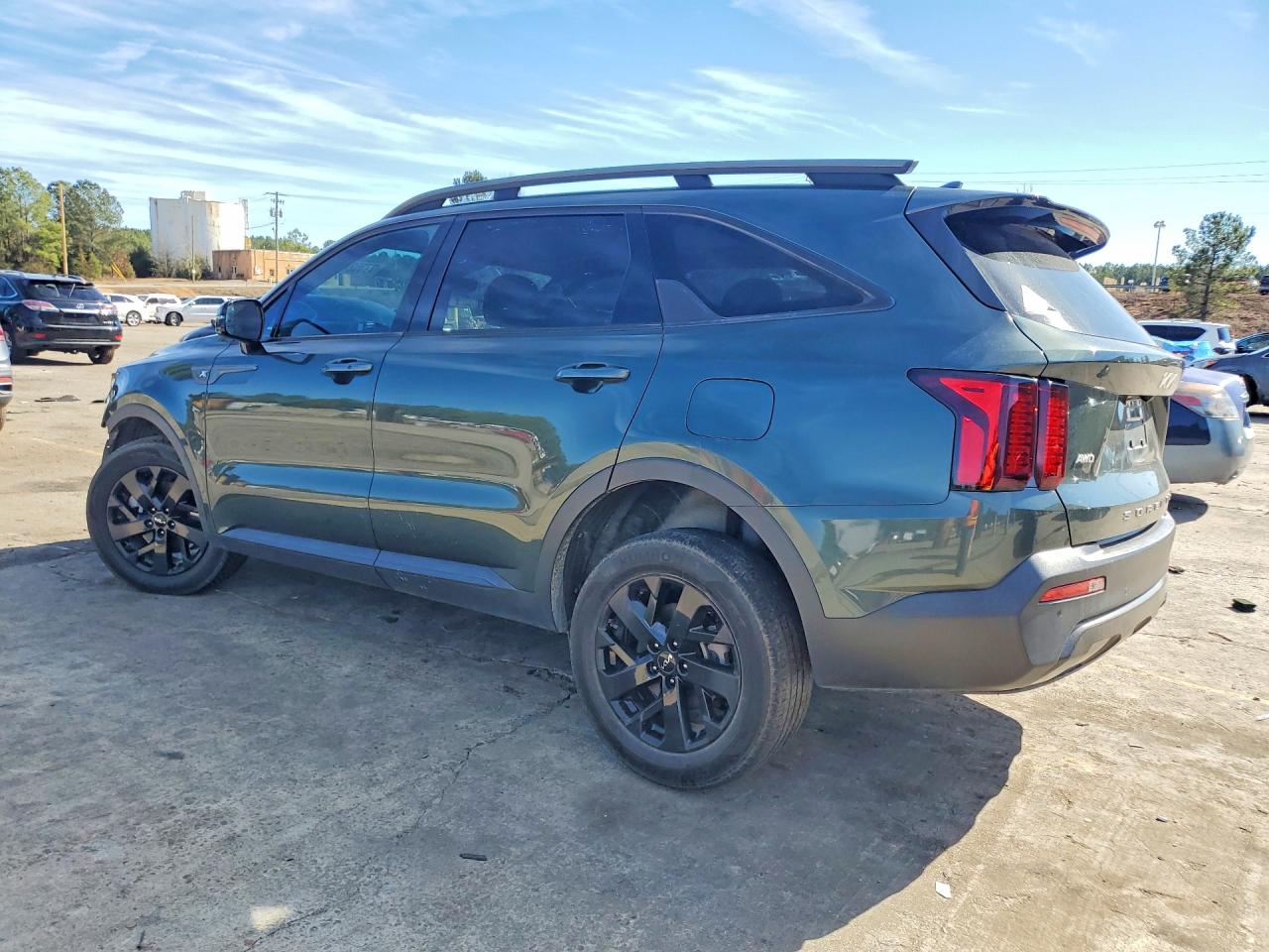 2022 KIA SORENTO S photo 4