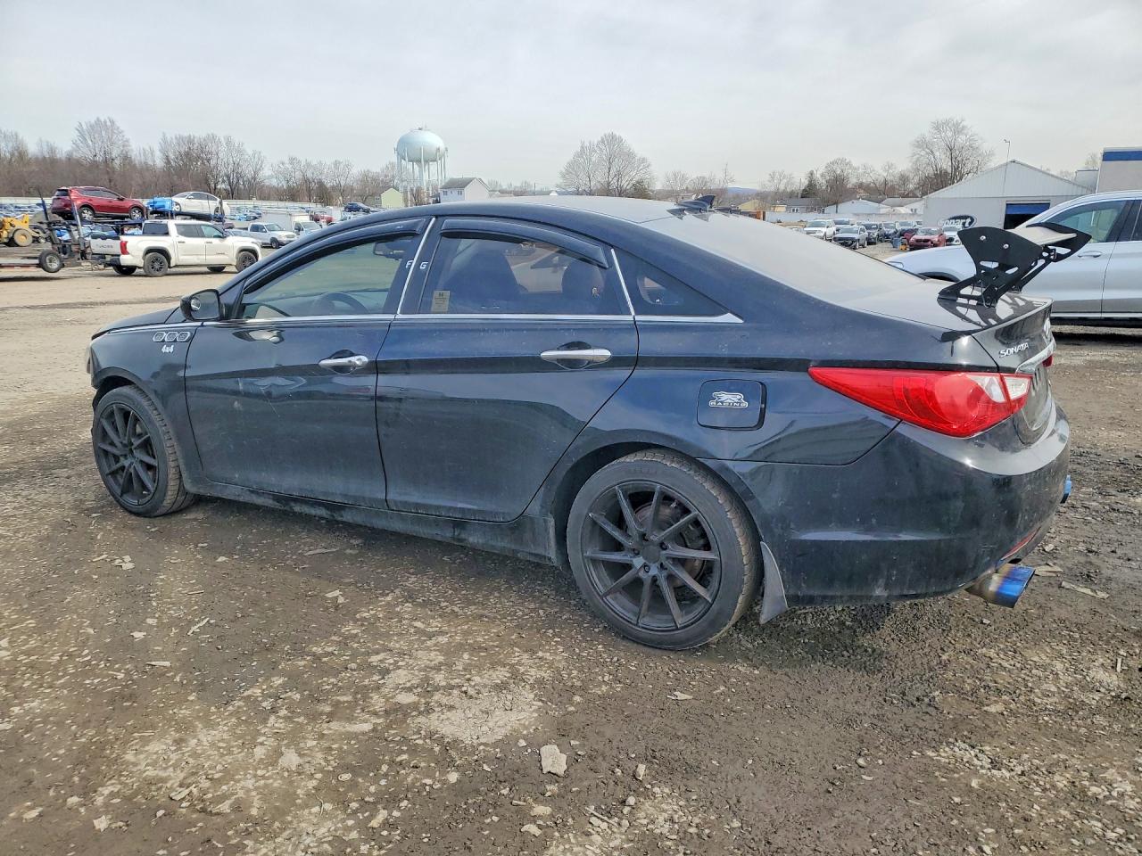 2013 HYUNDAI SONATA SE photo 3