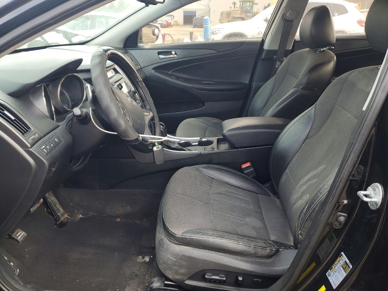 2013 HYUNDAI SONATA SE photo 13