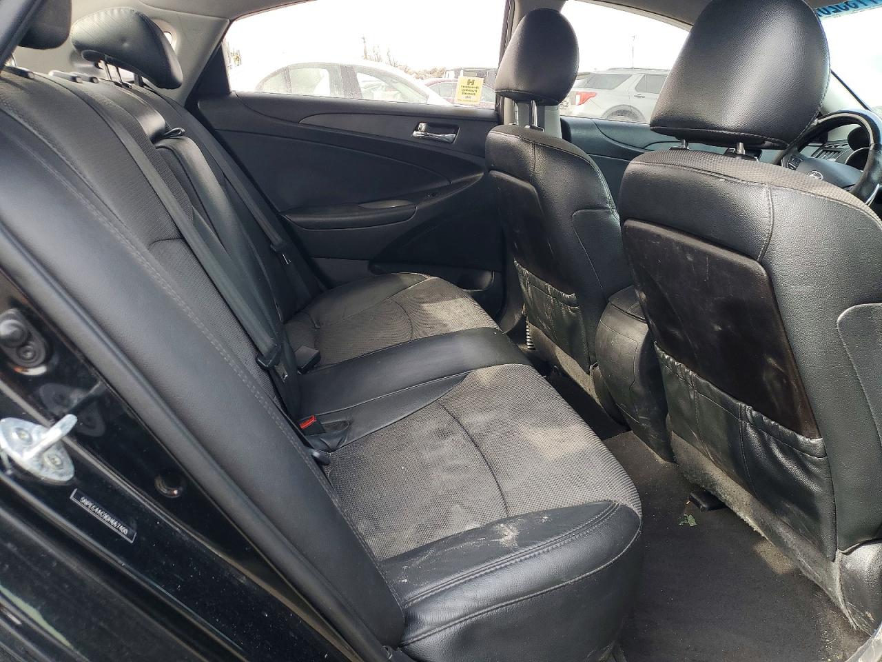 2013 HYUNDAI SONATA SE photo 19