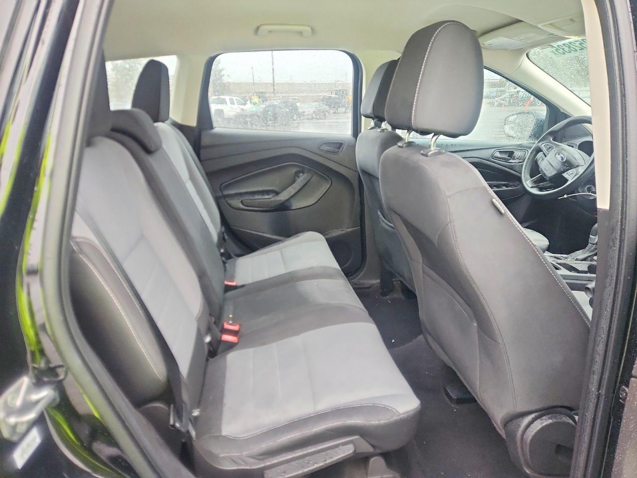 2017 FORD ESCAPE S photo 19