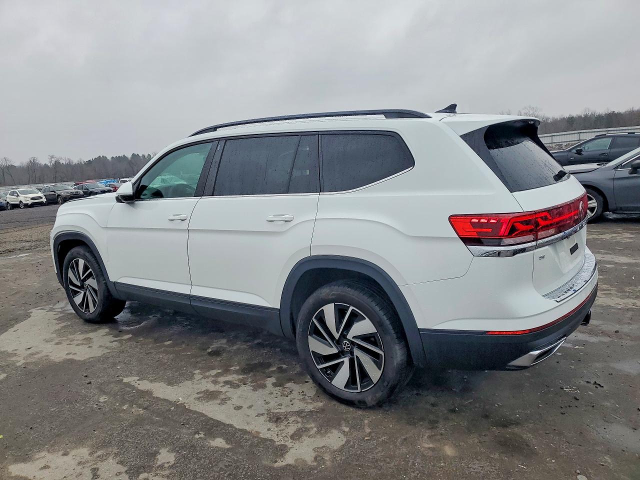 2024 VOLKSWAGEN ATLAS SE photo 4
