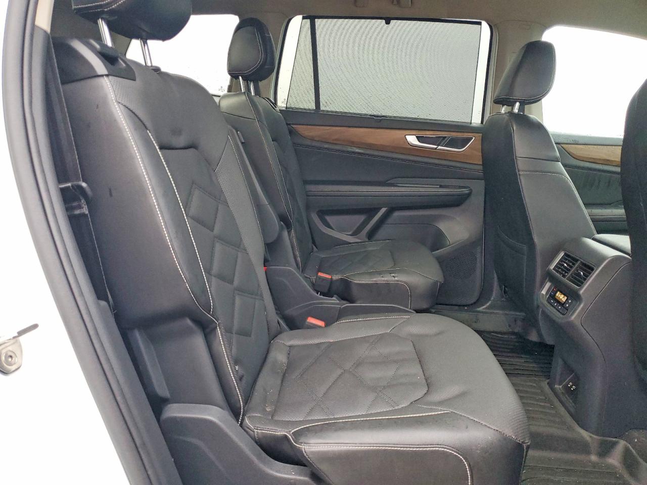 2024 VOLKSWAGEN ATLAS SE photo 31