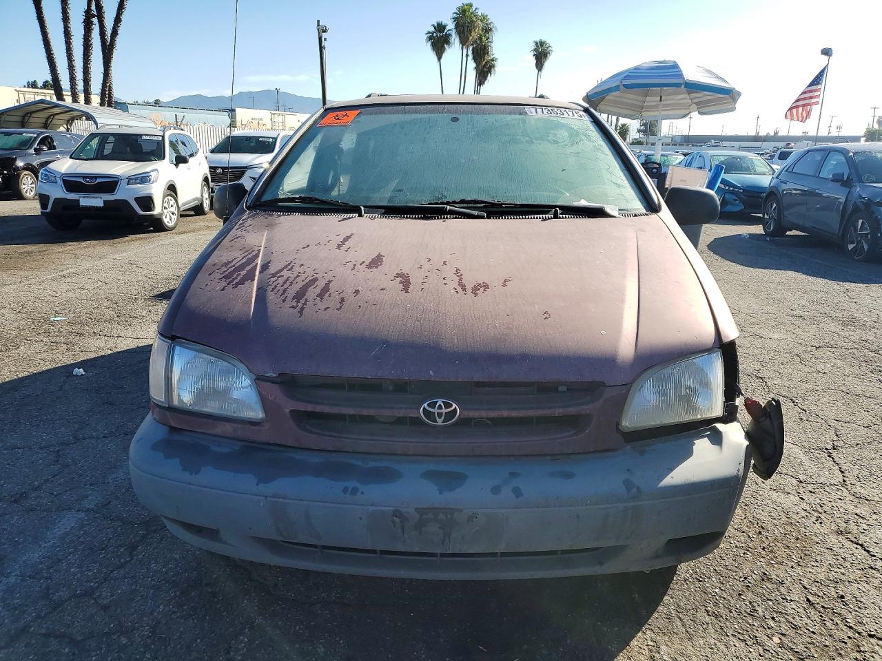 1998 TOYOTA SIENNA LE photo 5