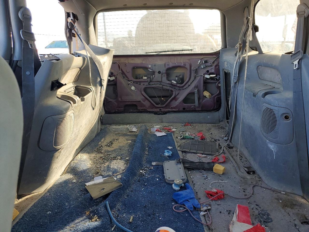 1998 TOYOTA SIENNA LE photo 10