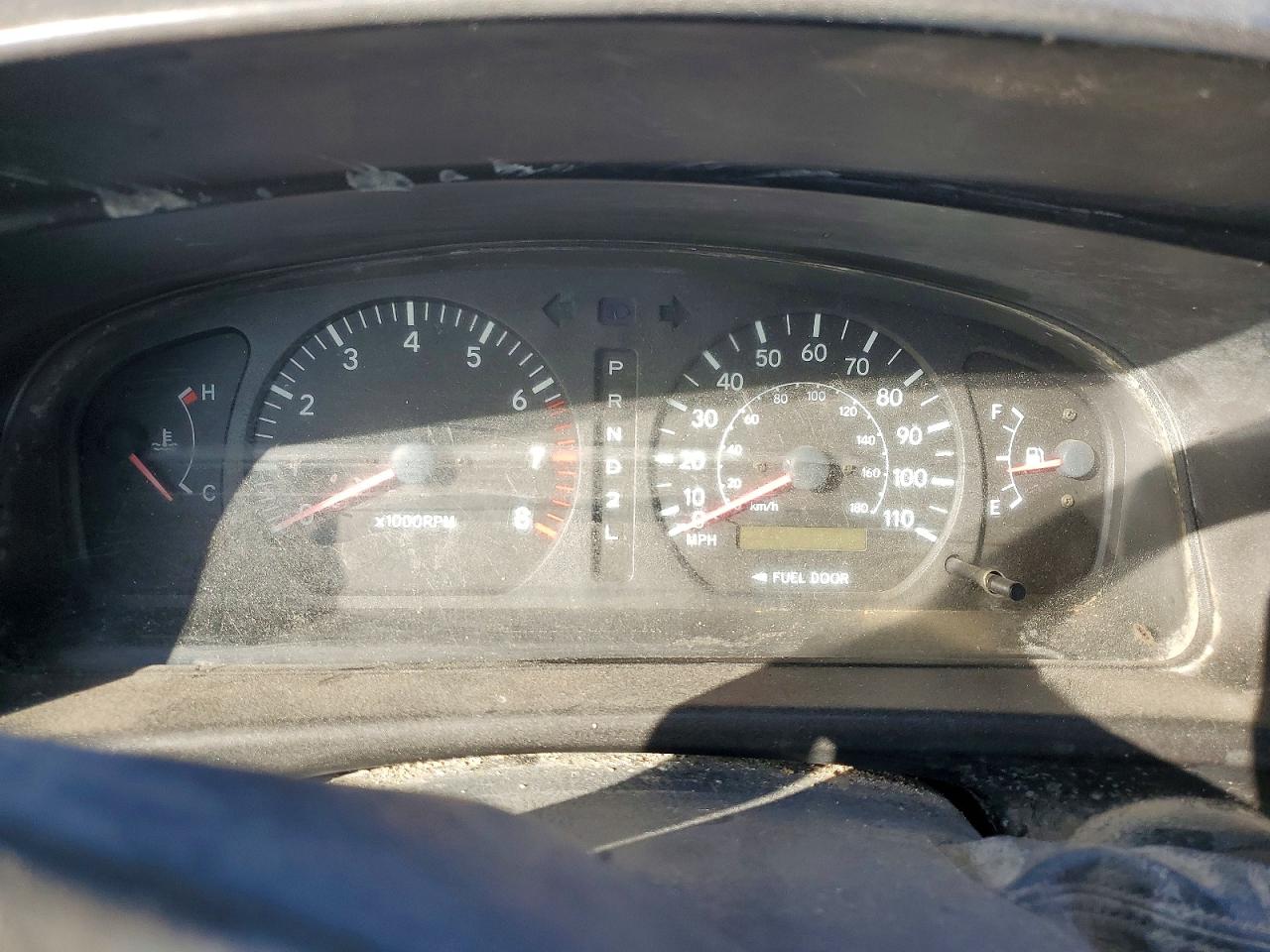 1998 TOYOTA SIENNA LE photo 9