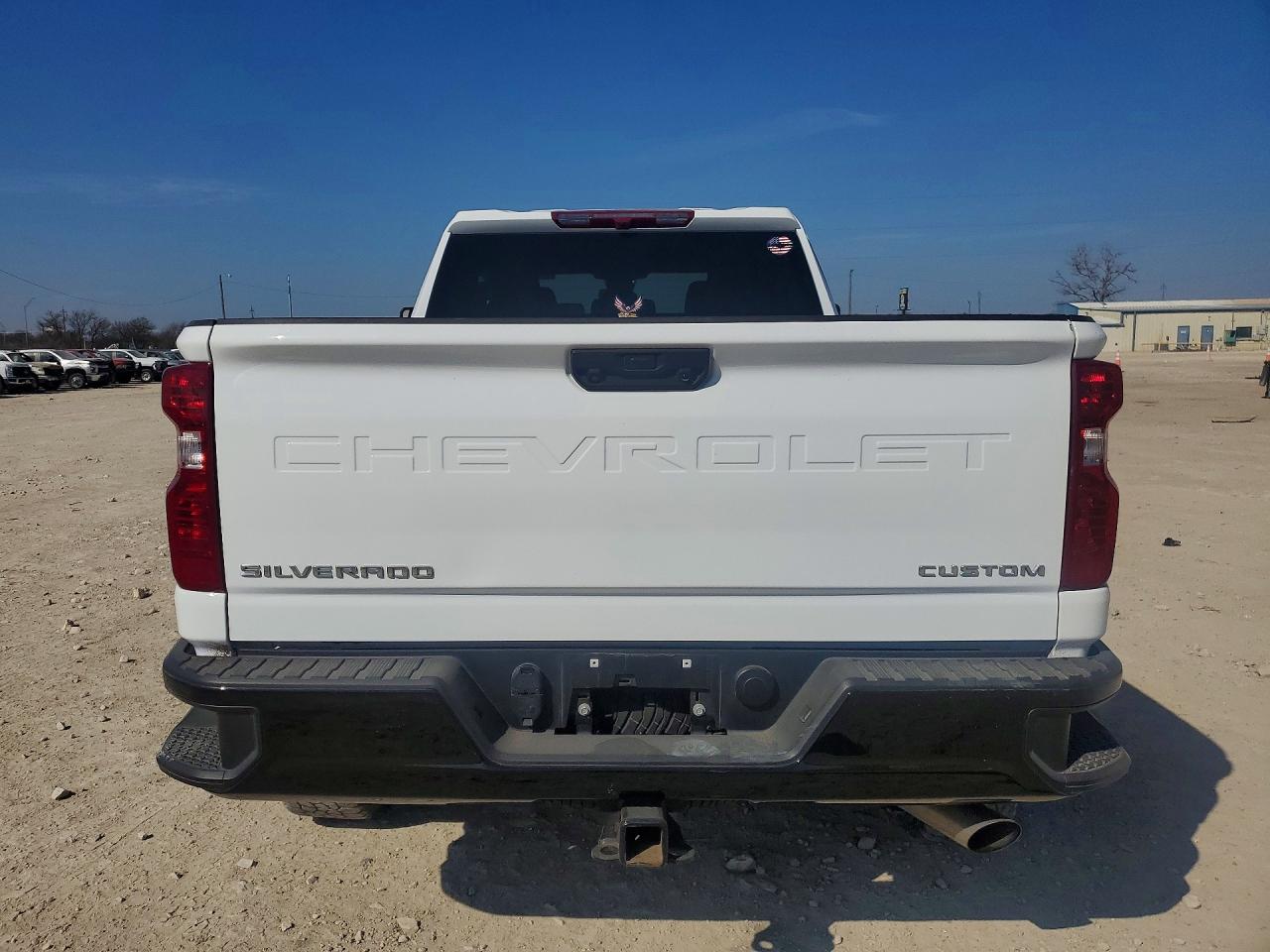 2025 CHEVROLET SILVERADO K2500 CUSTOM photo 11