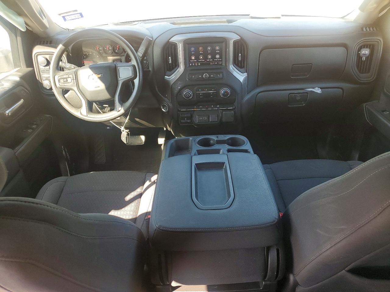 2025 CHEVROLET SILVERADO K2500 CUSTOM photo 15