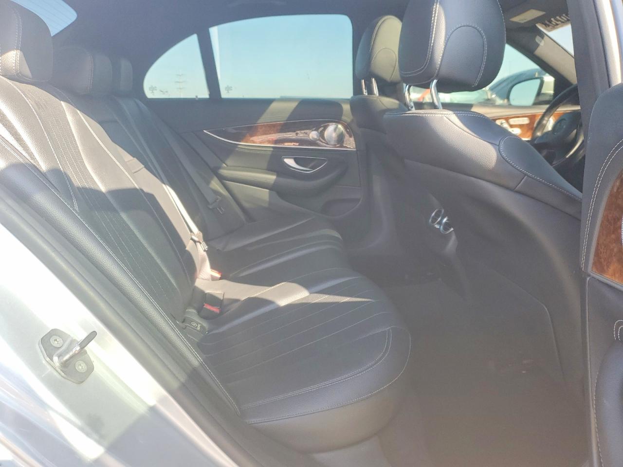 2017 MERCEDES-BENZ E 300 4MATIC photo 19