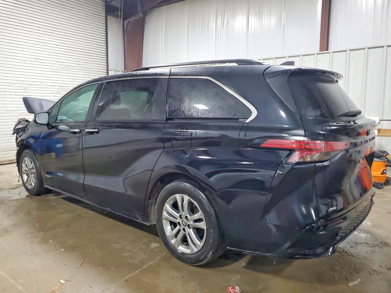2021 TOYOTA SIENNA XSE 7-PASSENGER photo 2
