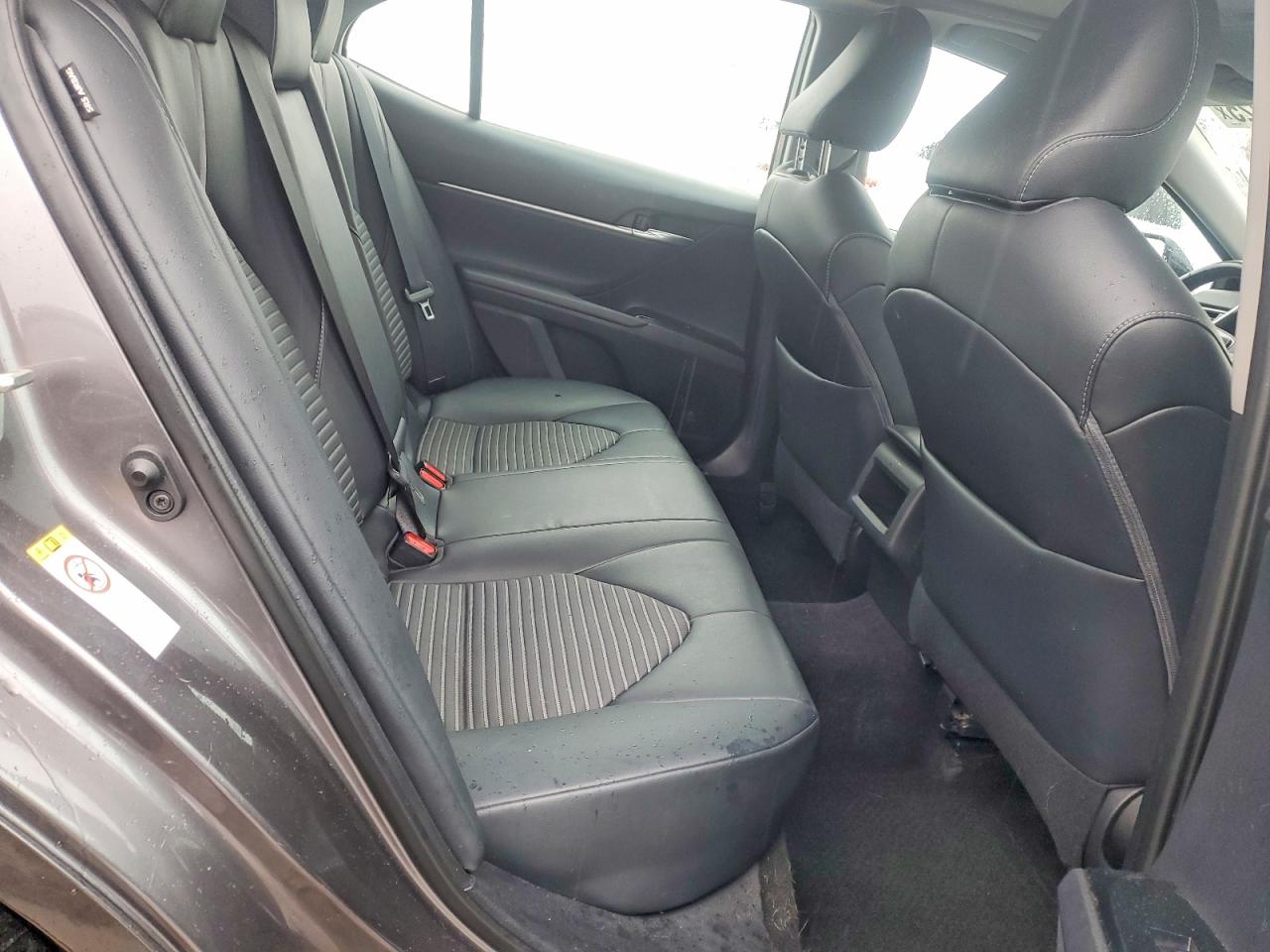 2019 TOYOTA CAMRY SE photo 10