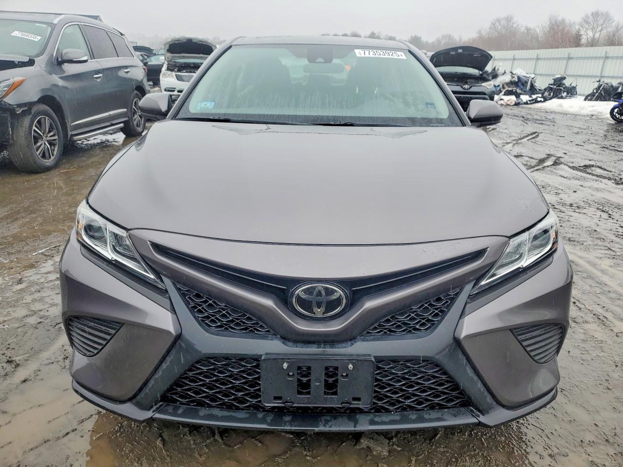 2019 TOYOTA CAMRY SE photo 5