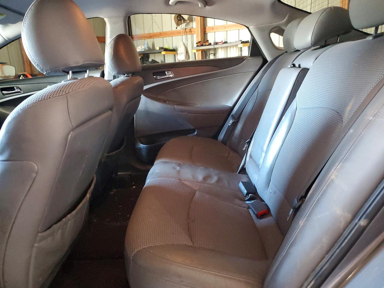2011 HYUNDAI SONATA SE photo 10