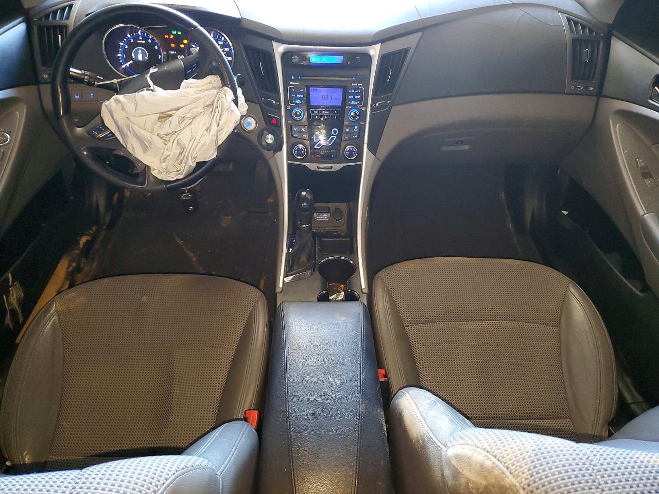 2011 HYUNDAI SONATA SE photo 8