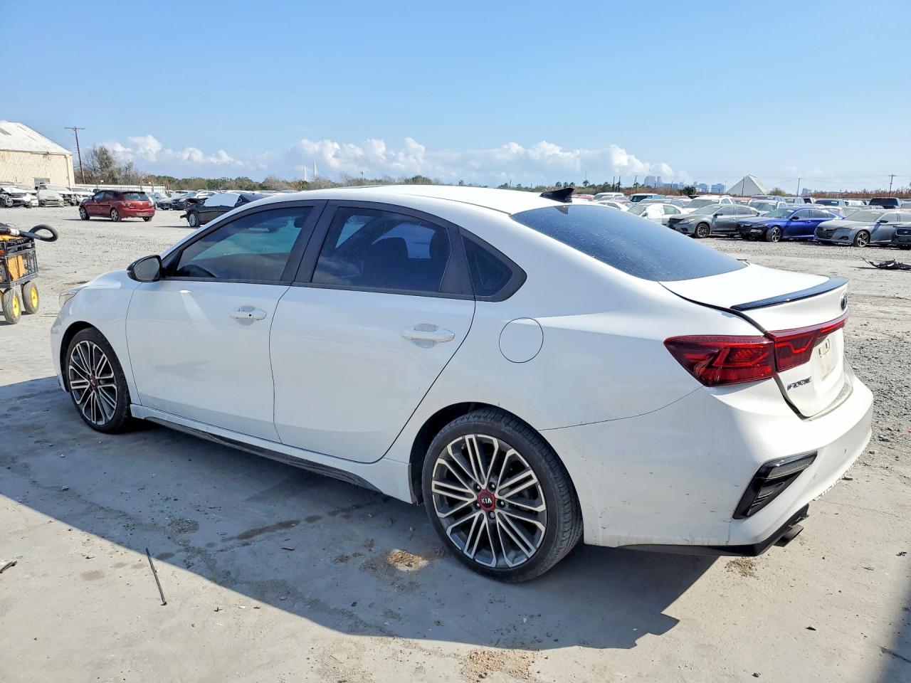 2021 KIA FORTE GT photo 2