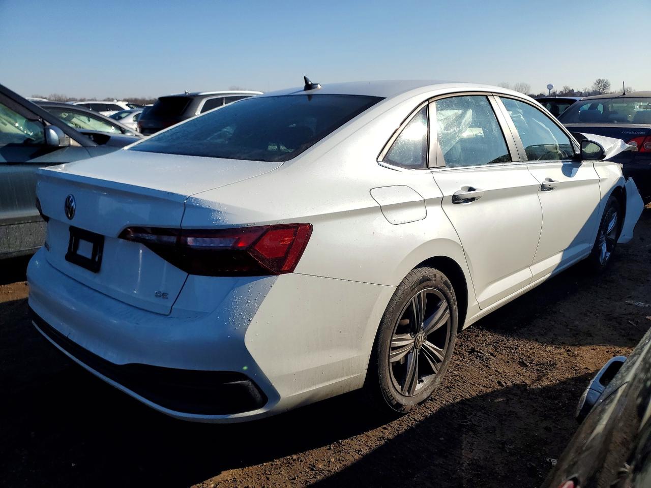 2023 VOLKSWAGEN JETTA SE photo 3