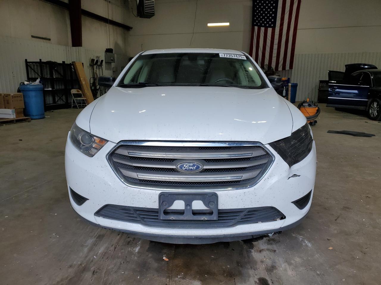 2018 FORD TAURUS photo 13