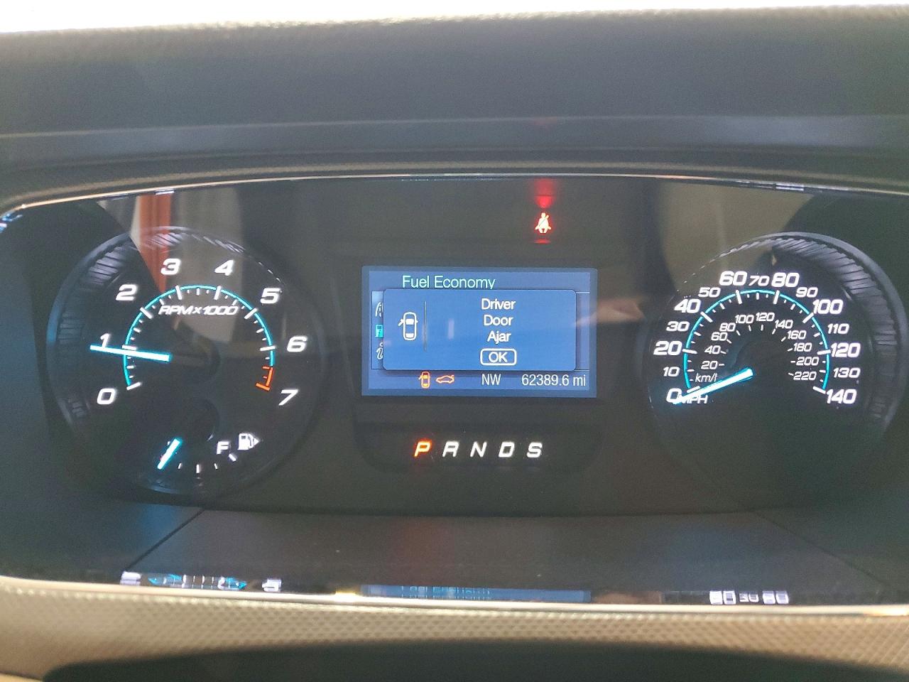 2018 FORD TAURUS photo 25