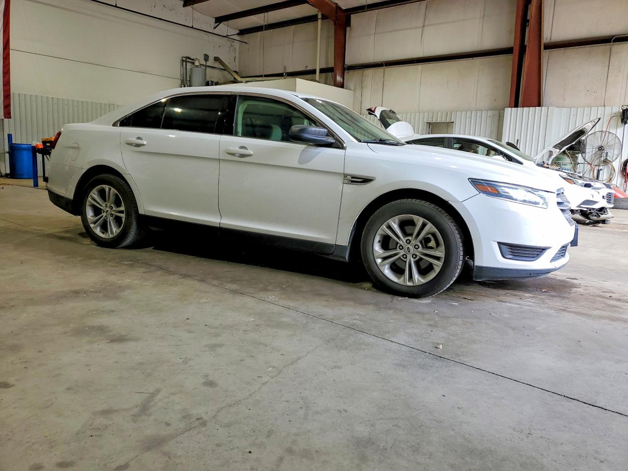 2018 FORD TAURUS photo 10