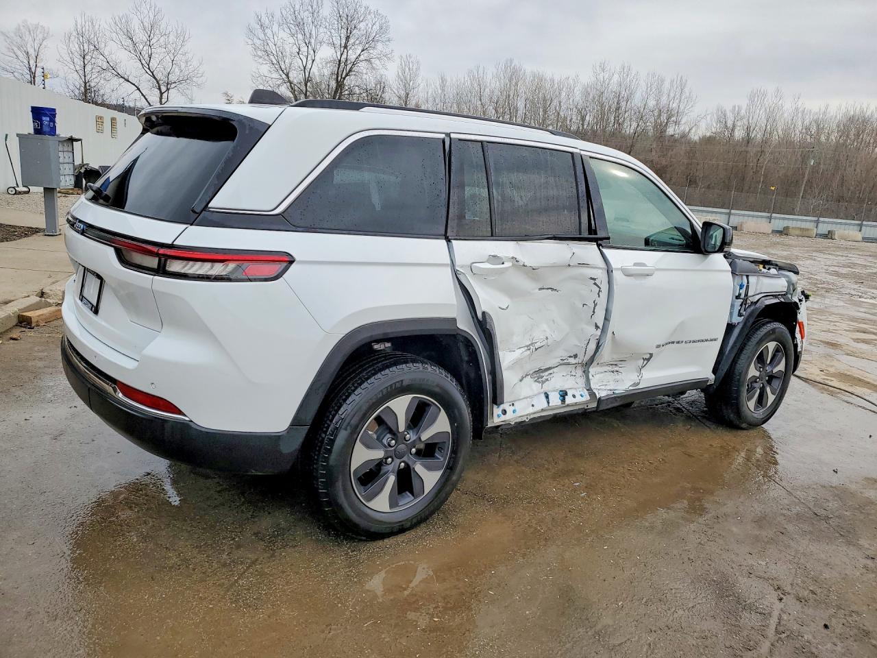 2022 JEEP GRAND CHEROKEE LIMITED 4XE photo 3
