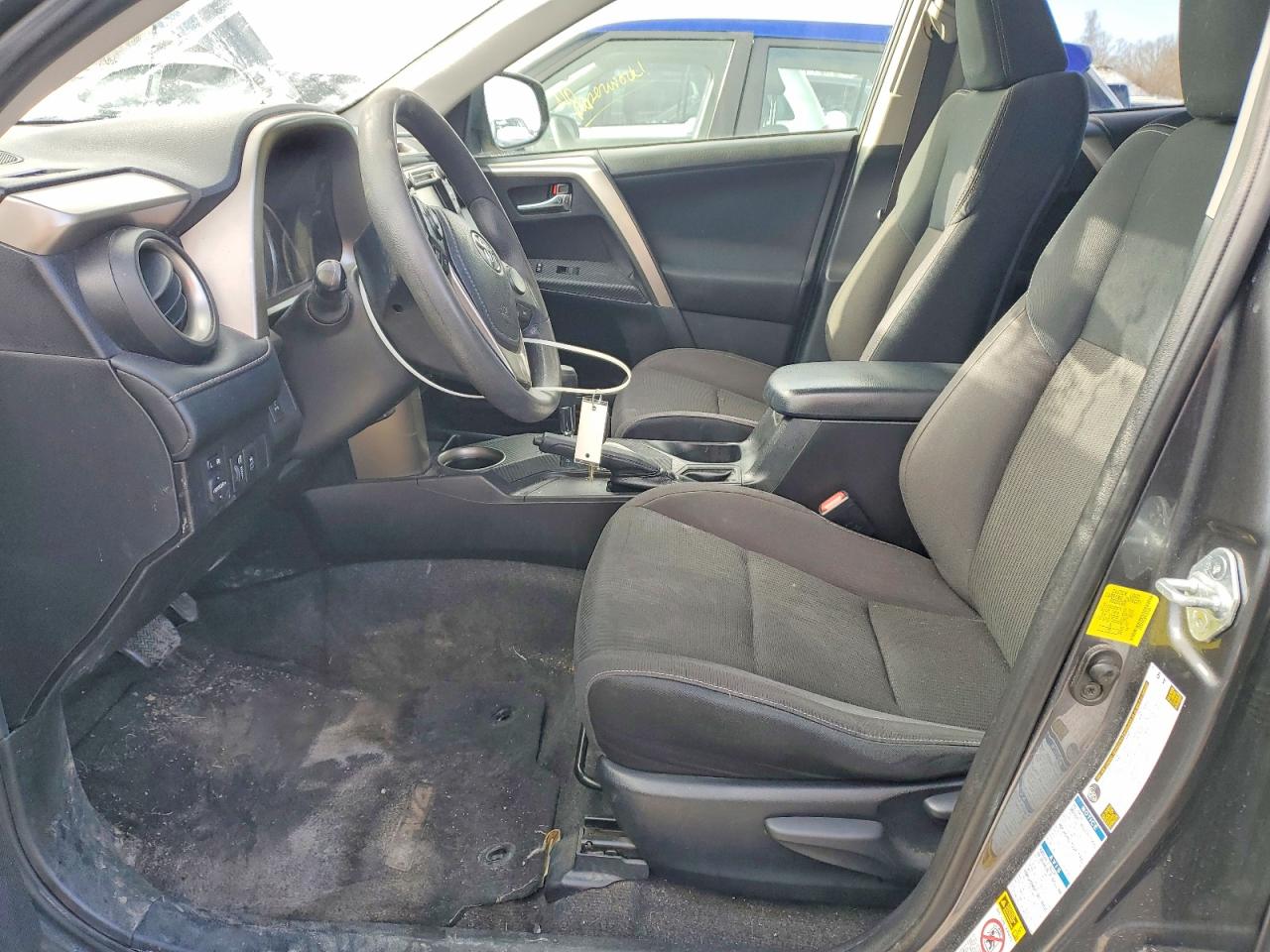 2015 TOYOTA RAV4 XLE photo 25