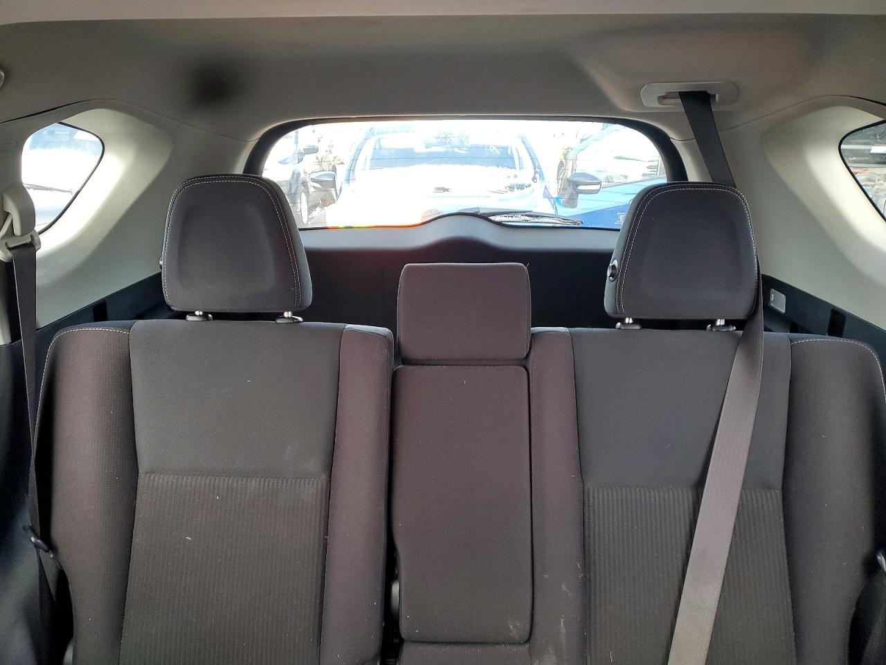 2015 TOYOTA RAV4 XLE photo 37