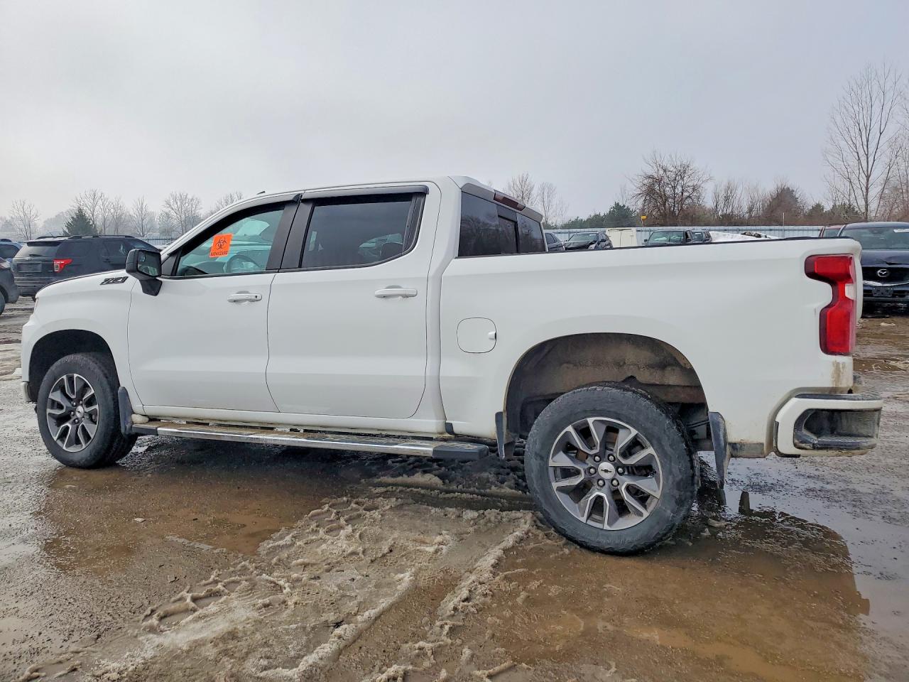 2021 CHEVROLET SILVERADO K1500 RST photo 2