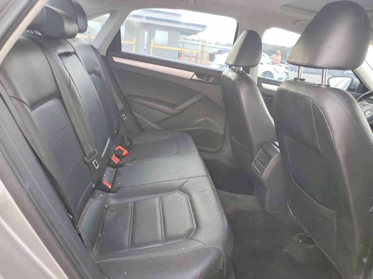 2012 VOLKSWAGEN PASSAT SE photo 19