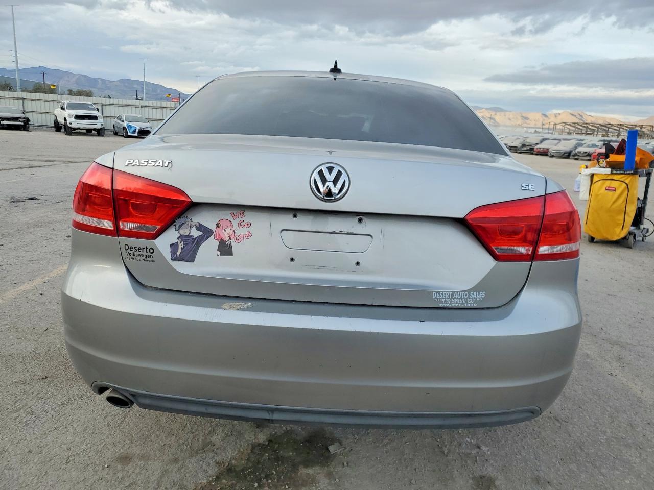 2012 VOLKSWAGEN PASSAT SE photo 11