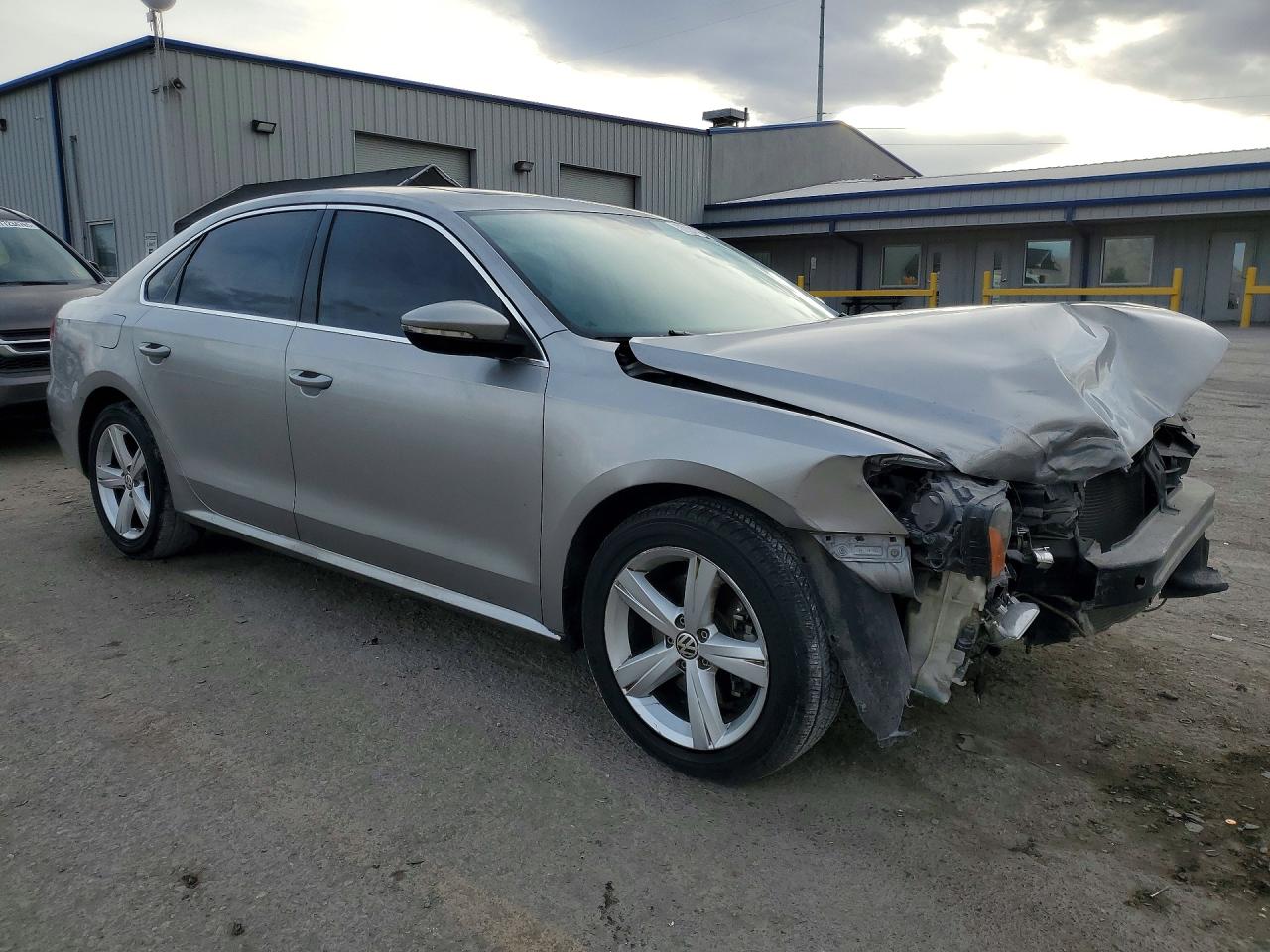 2012 VOLKSWAGEN PASSAT SE photo 7
