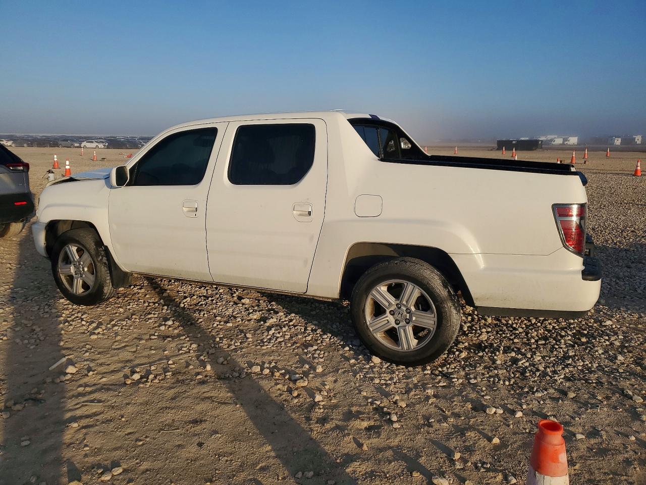 2014 HONDA RIDGELINE RTL photo 2