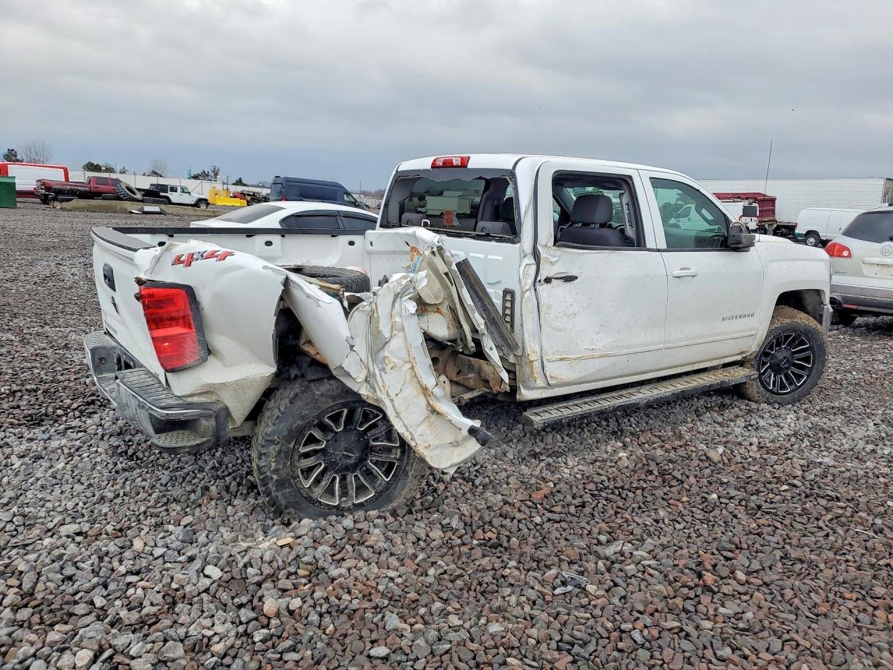 2018 CHEVROLET SILVERADO K1500 LT photo 3