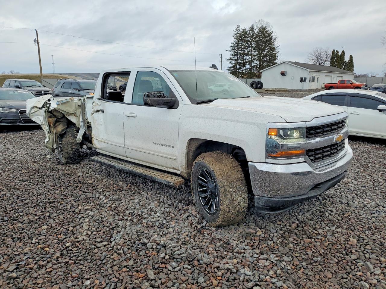 2018 CHEVROLET SILVERADO K1500 LT photo 4