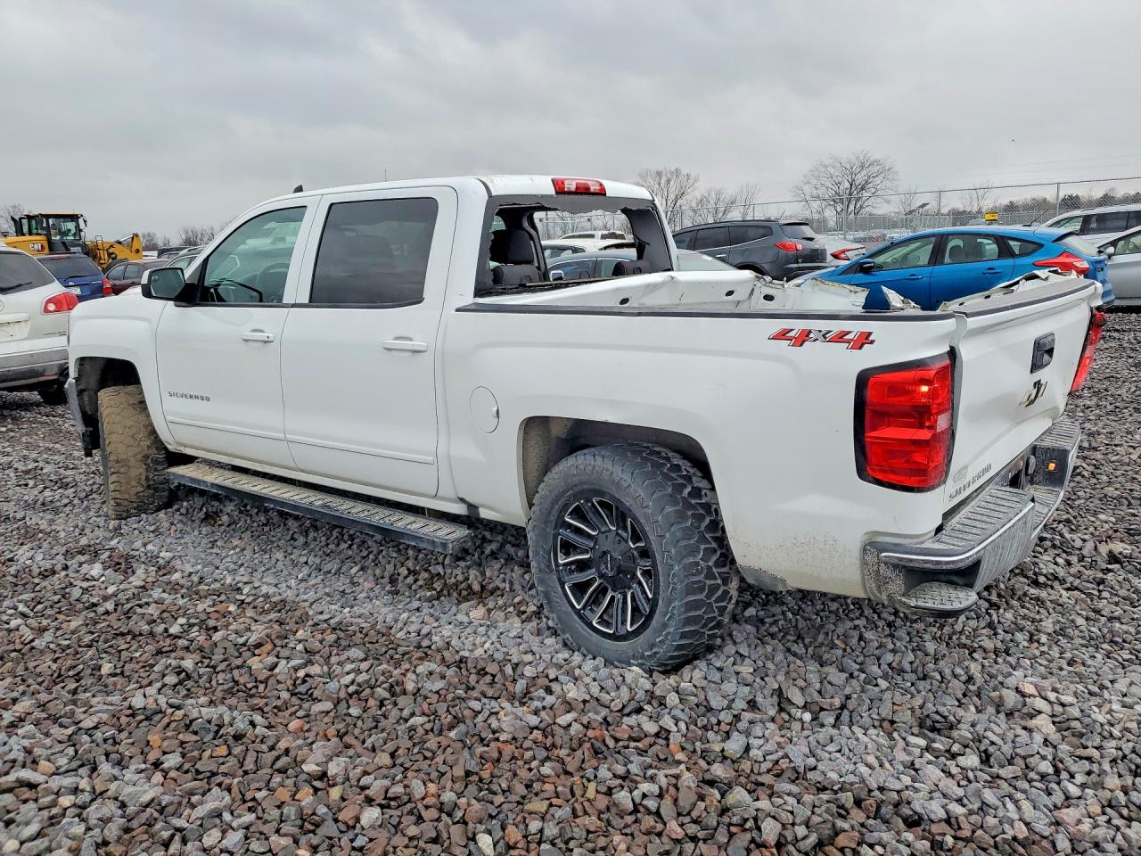 2018 CHEVROLET SILVERADO K1500 LT photo 2