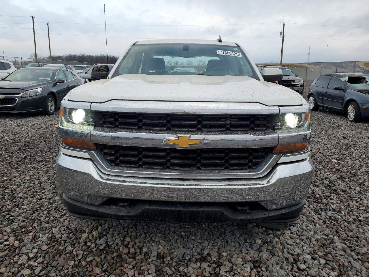 2018 CHEVROLET SILVERADO K1500 LT photo 5
