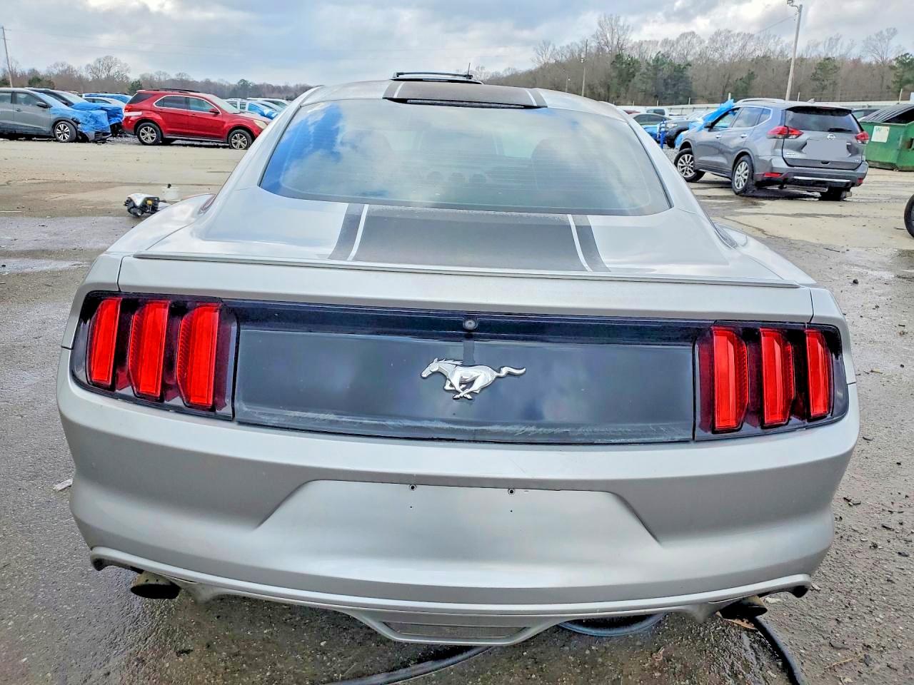 2015 FORD MUSTANG photo 16