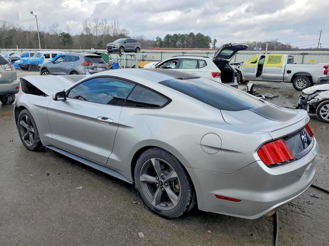 2015 FORD MUSTANG photo 4