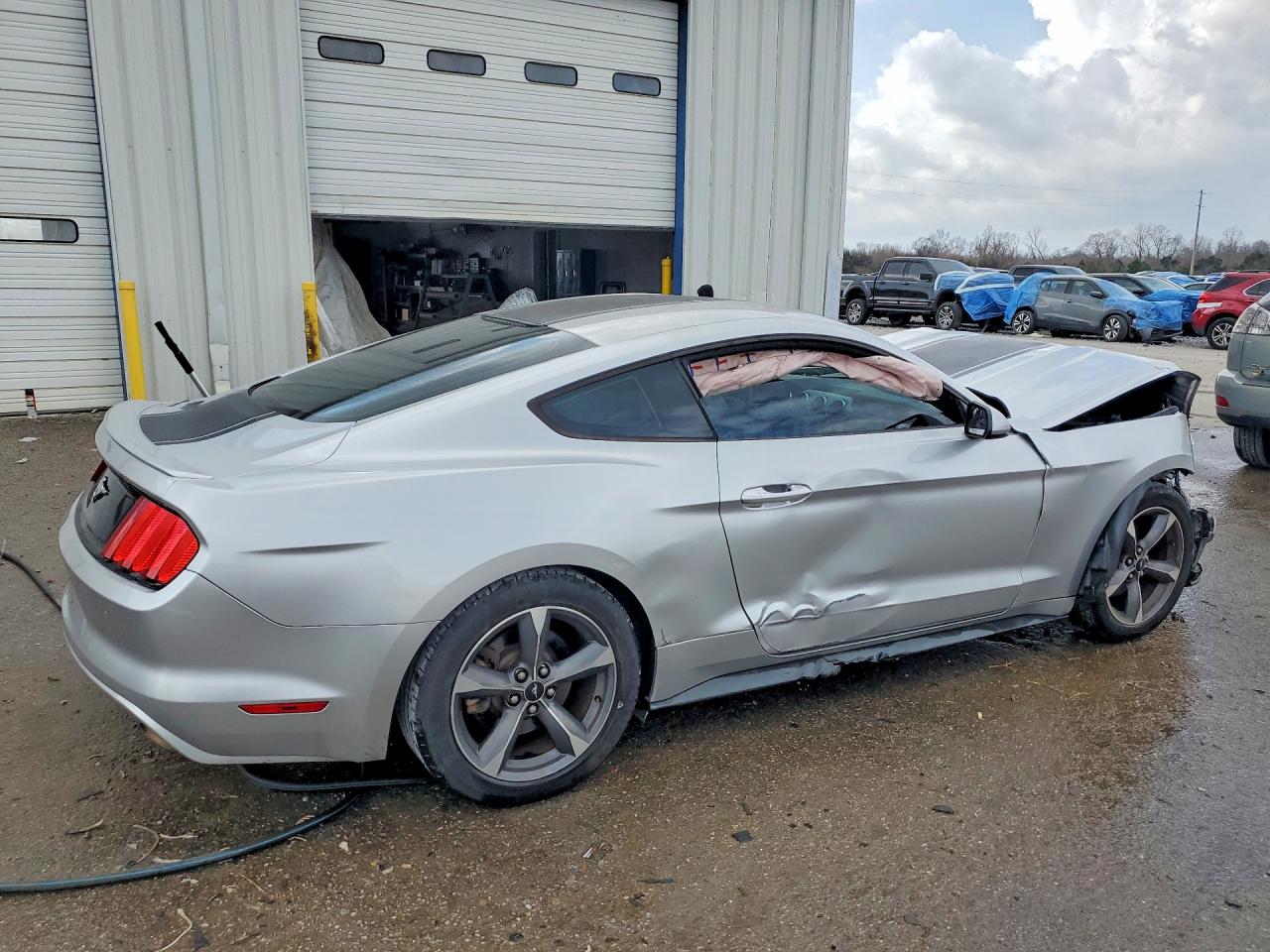2015 FORD MUSTANG photo 7