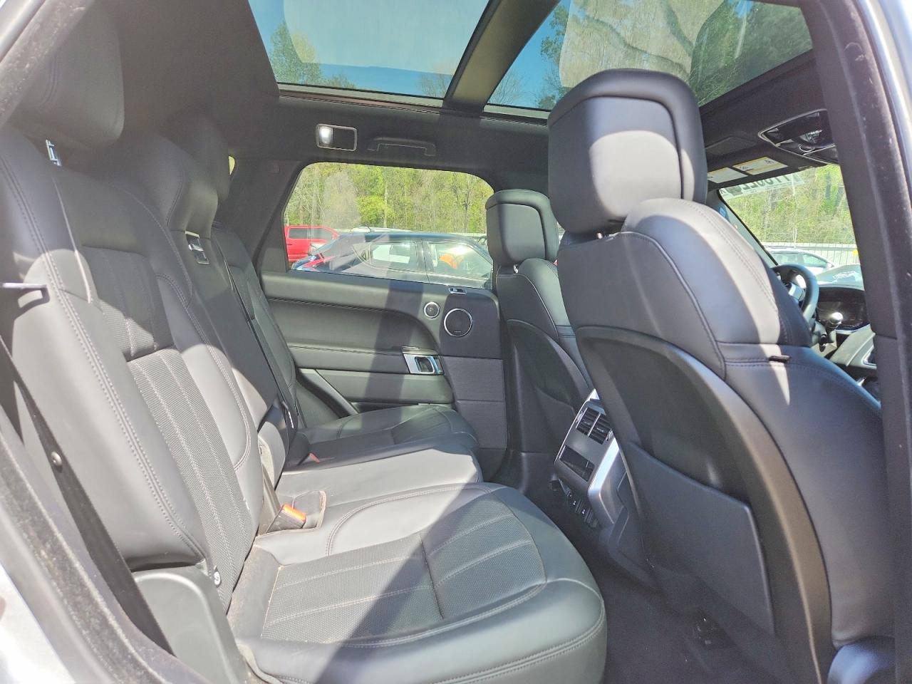 2019 LAND ROVER RANGE ROVER SPORT HSE photo 21