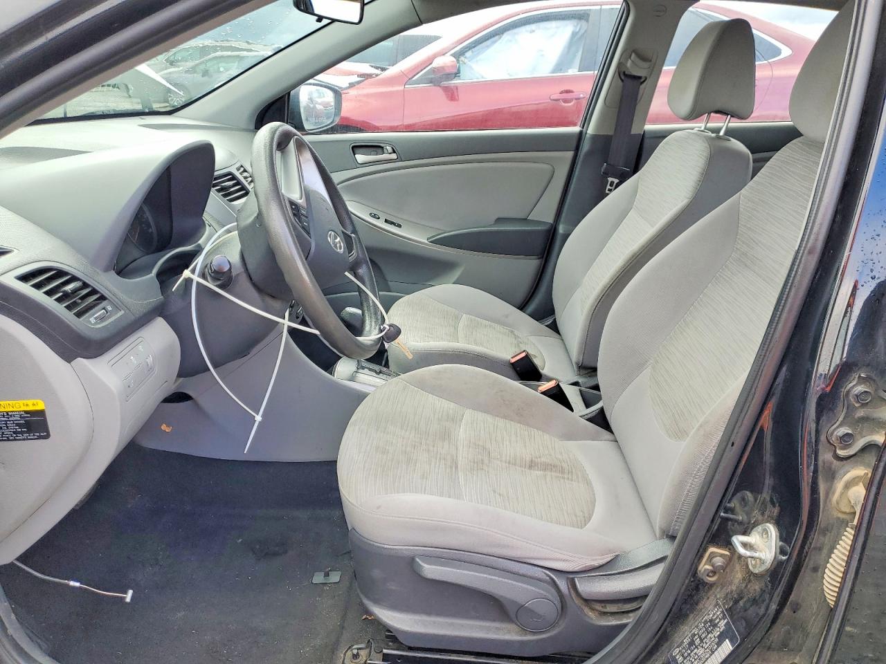 2017 HYUNDAI ACCENT SE photo 13