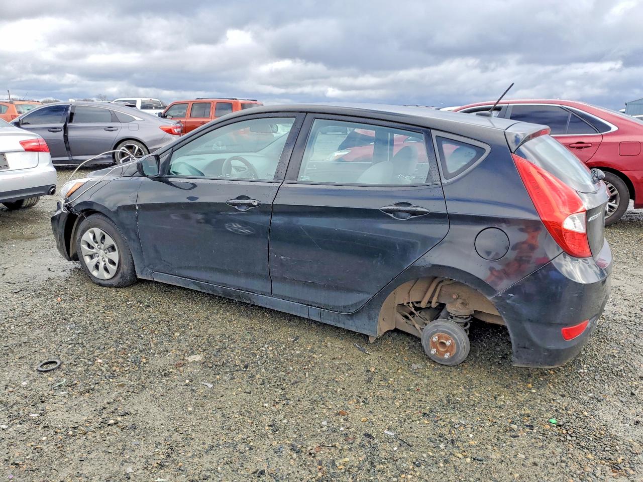 2017 HYUNDAI ACCENT SE photo 3